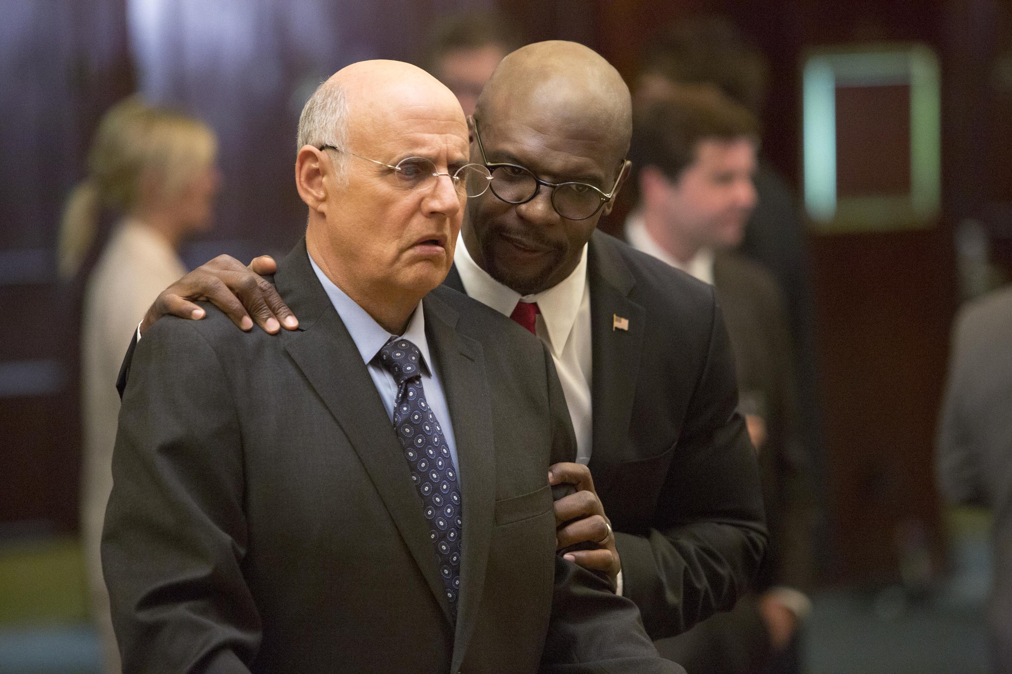 Still of Jeffrey Tambor and Terry Crews in Arrested Development (2003)