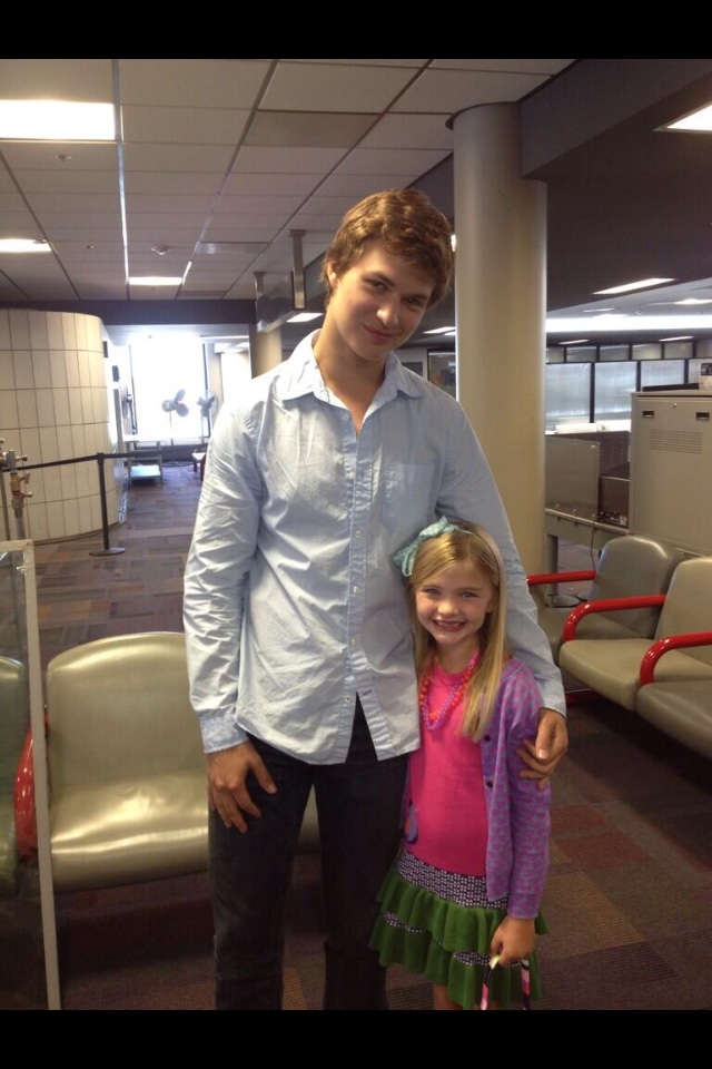 SOPHIE ON SET WITH ANSEL ELGORT. THE FAULT IN OUR STARS.
