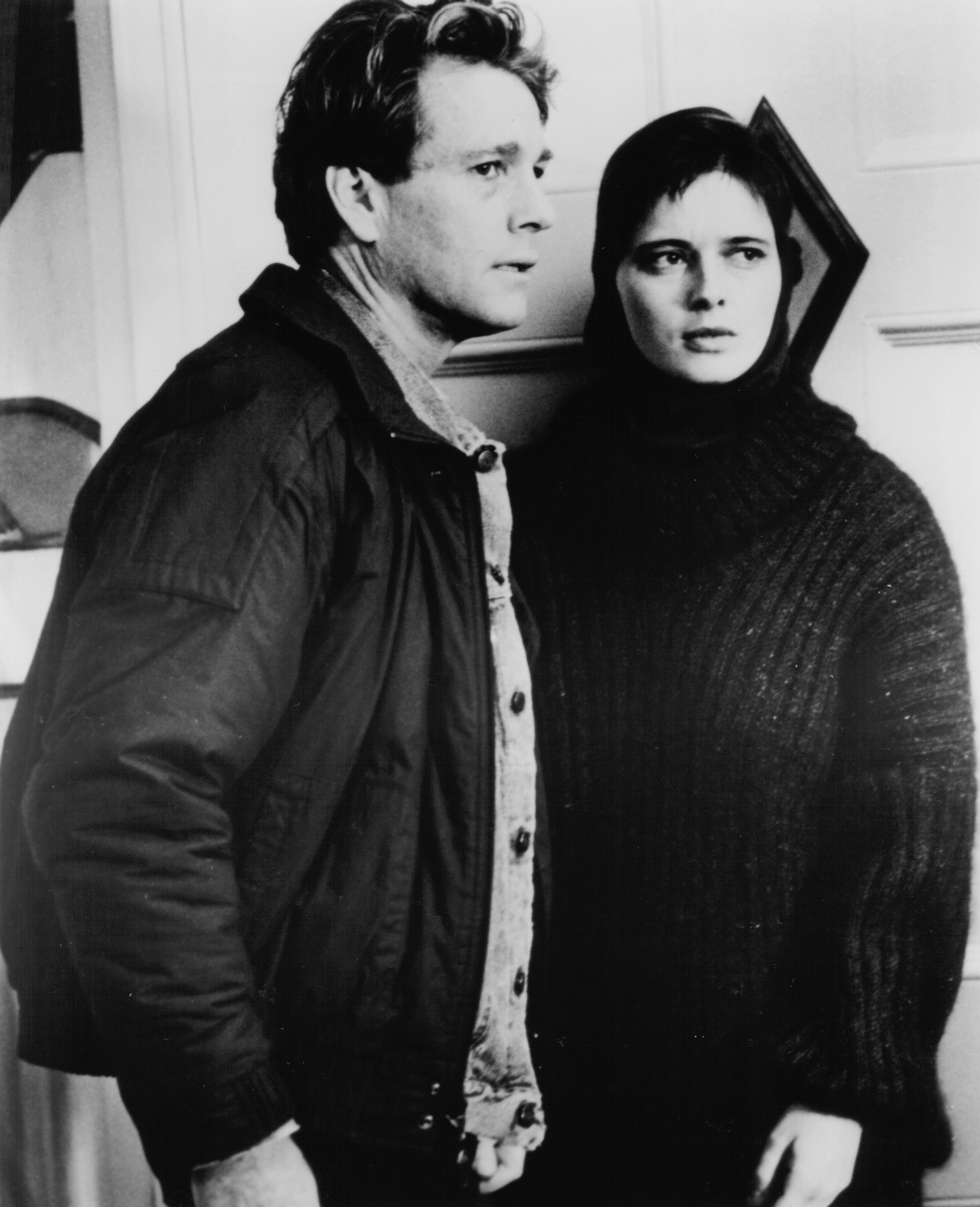 Still of Isabella Rossellini and Ryan O'Neal in Tough Guys Don't Dance (1987)