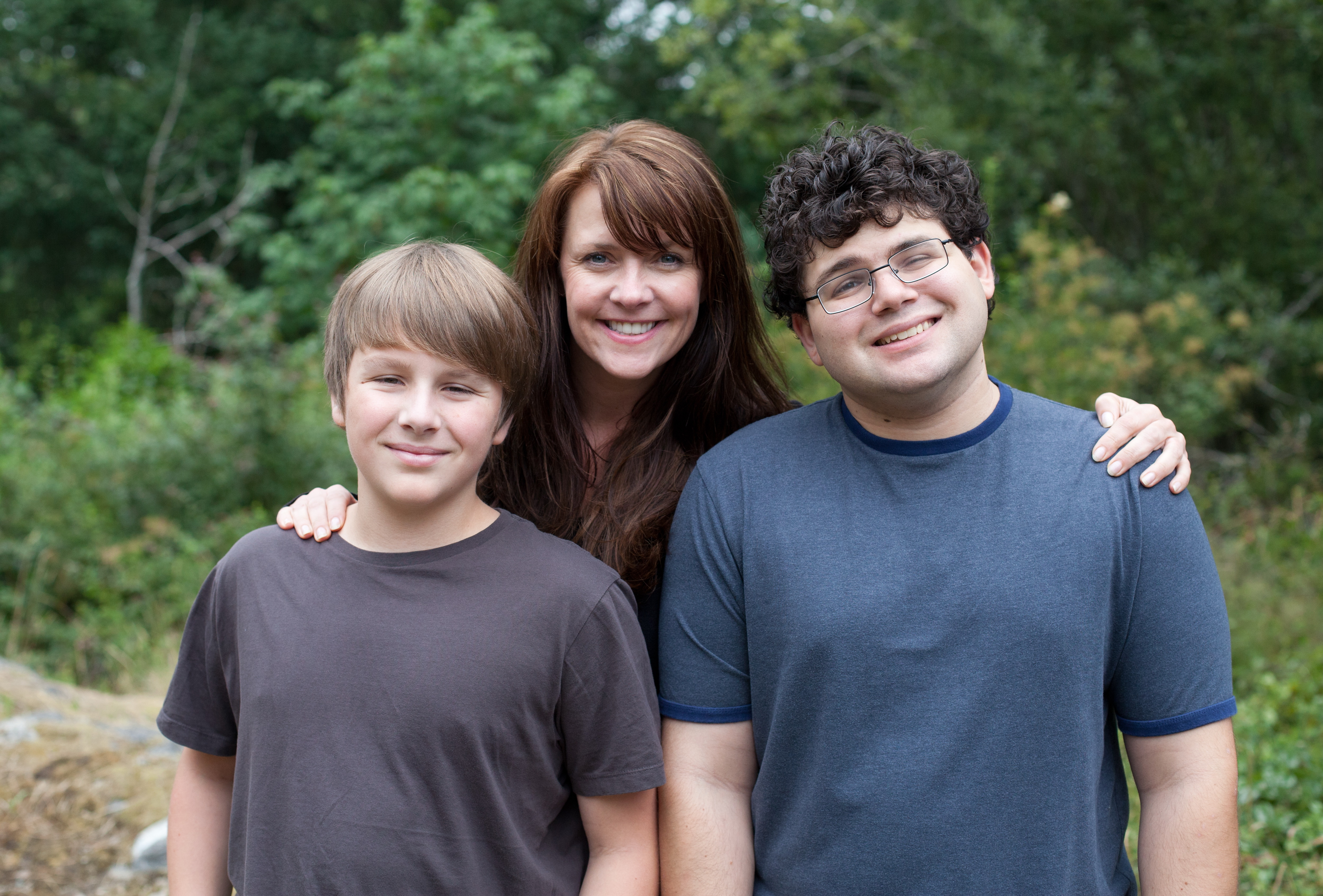 Still of Amanda Tapping, Jonathan Daniel Brown and Mark Hills in Kid Cannabis (2014)