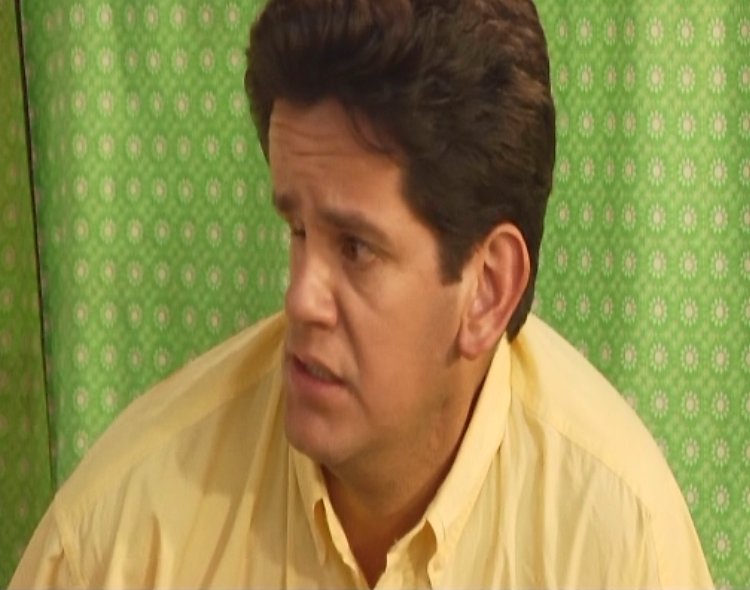 Javier B. suarez on the set of El Pocholo y su Marida (2008)