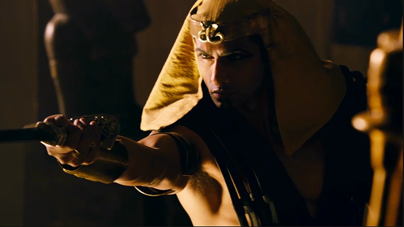 Theo Handen In Egyptian Vices