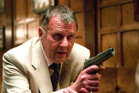 Still of Tom Wilkinson in Betmenas: Pradzia (2005)