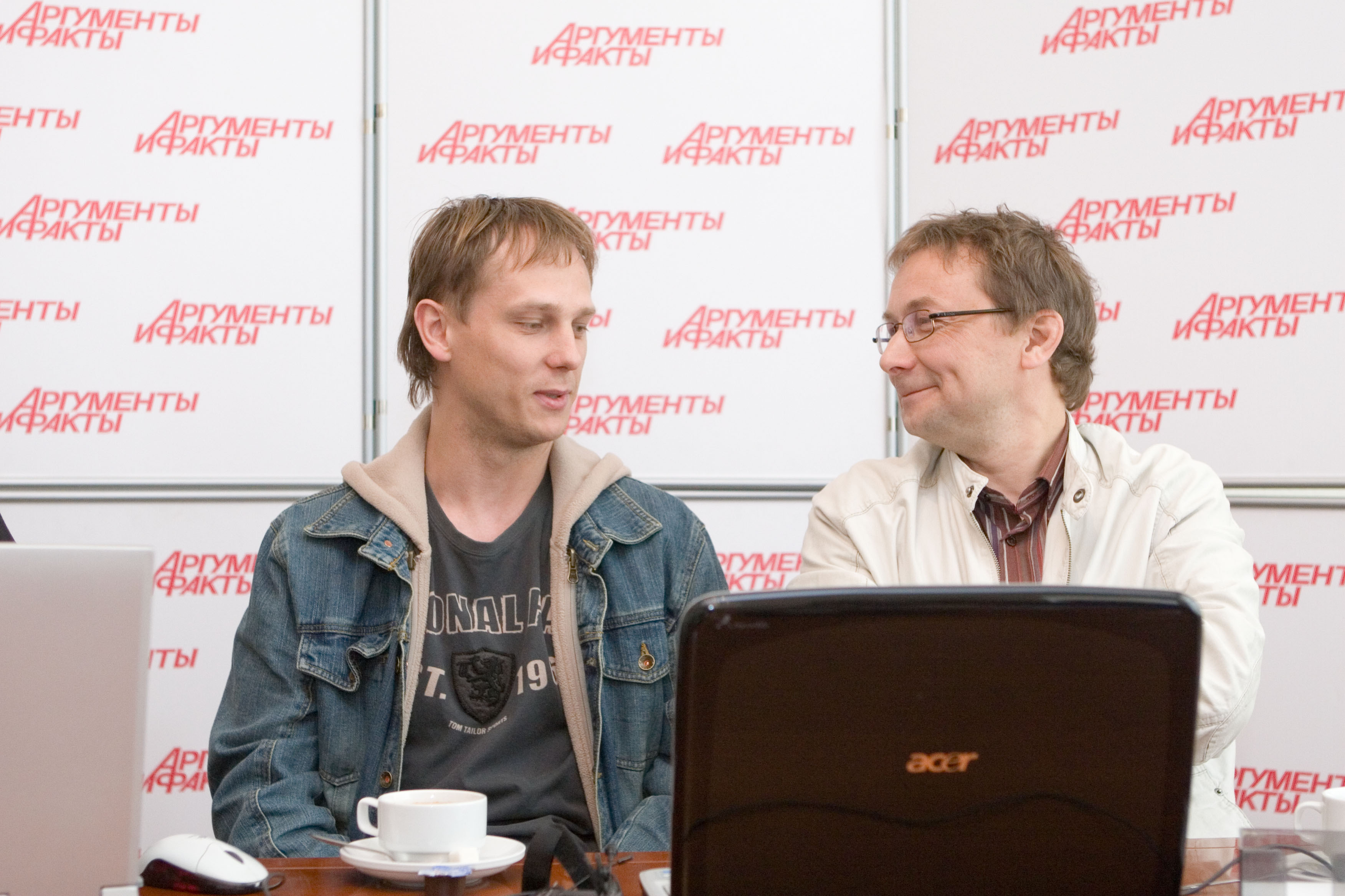 Director Aleksandr Zamyatin and actor Maksim Zausalin at the AiF press conference