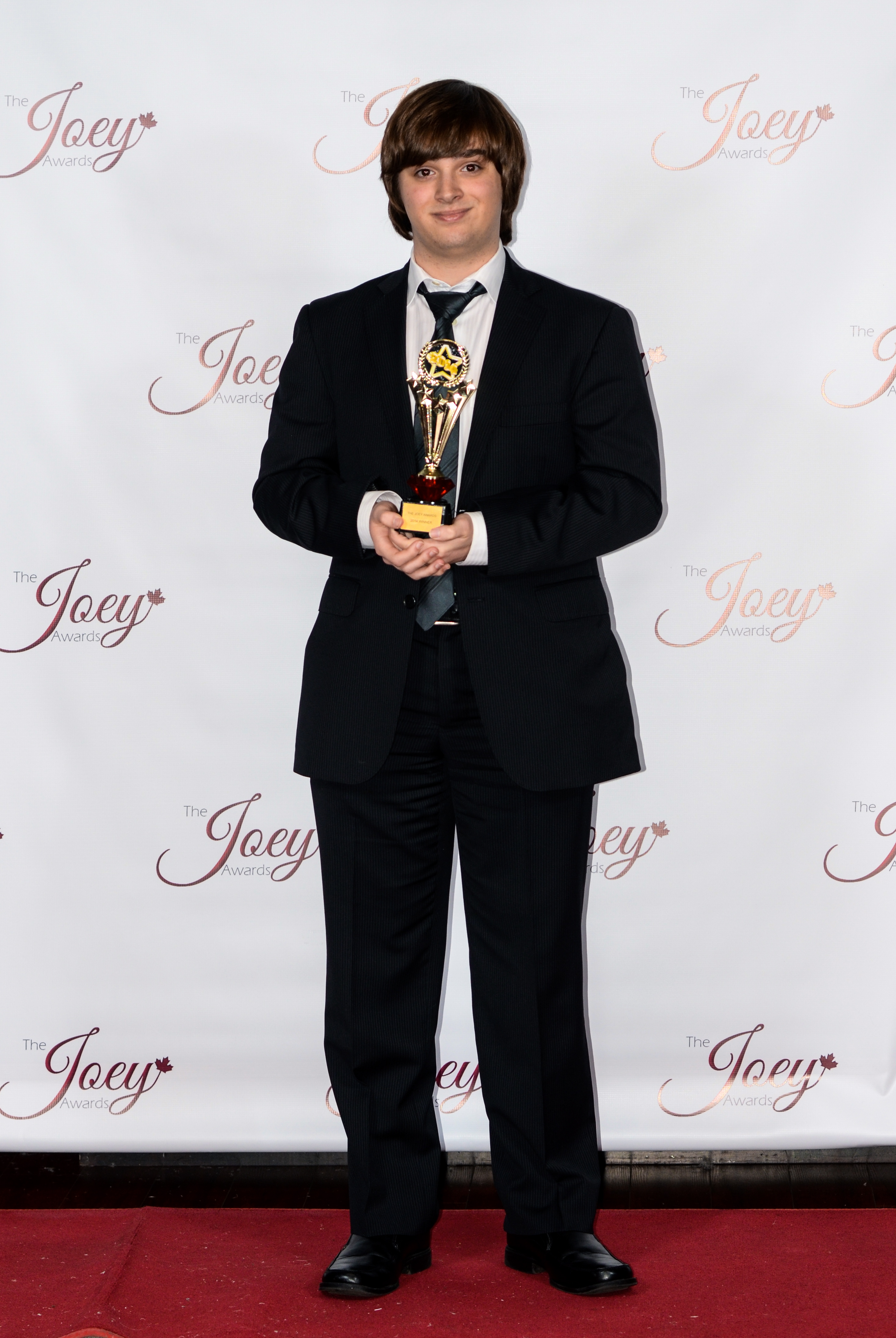 Winner of 2014 Joey Award for his performance in Way Charn!