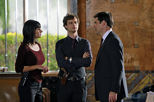 Still of Thomas Gibson, Paget Brewster and Matthew Gray Gubler in Nusikalstami protai (2005)