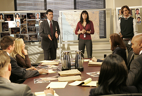 Still of Thomas Gibson, Paget Brewster and Matthew Gray Gubler in Nusikalstami protai (2005)