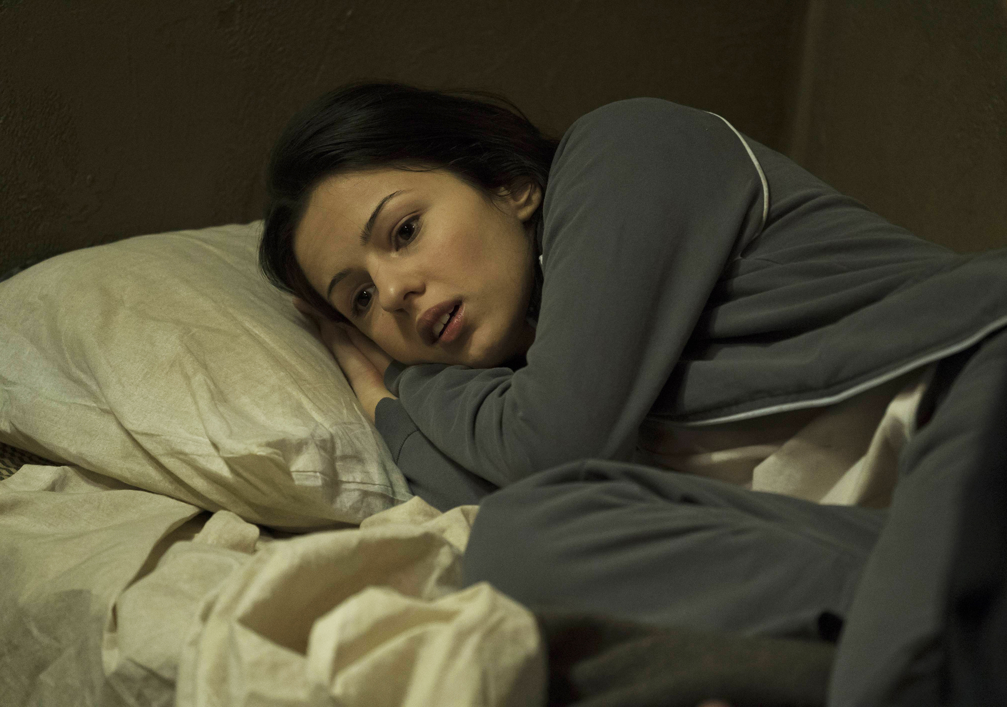 Still of Annet Mahendru and Ali Goldstein in The Americans (2013)