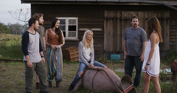 Still of Tara Reid, Madeleine Kennedy, Genna Chanelle Hayes, David Beamish and Sam Coward in Charlie's Farm (2014)