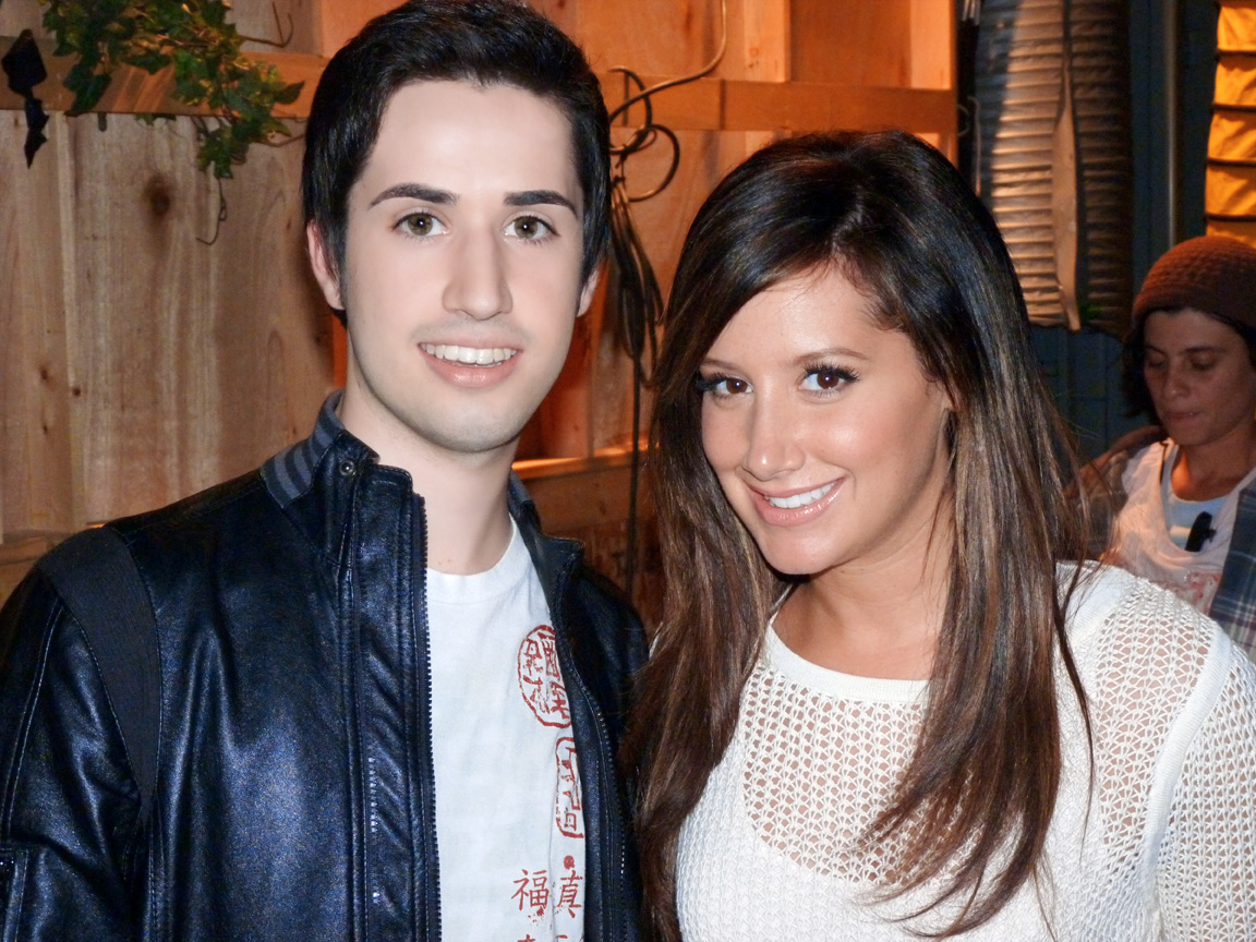 Julian LeBlanc and Ashley Tisdale on the set of Hellcats.