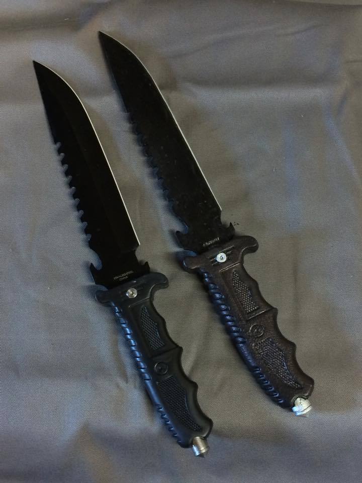 (1) Real knife (2) Prop knife - foam