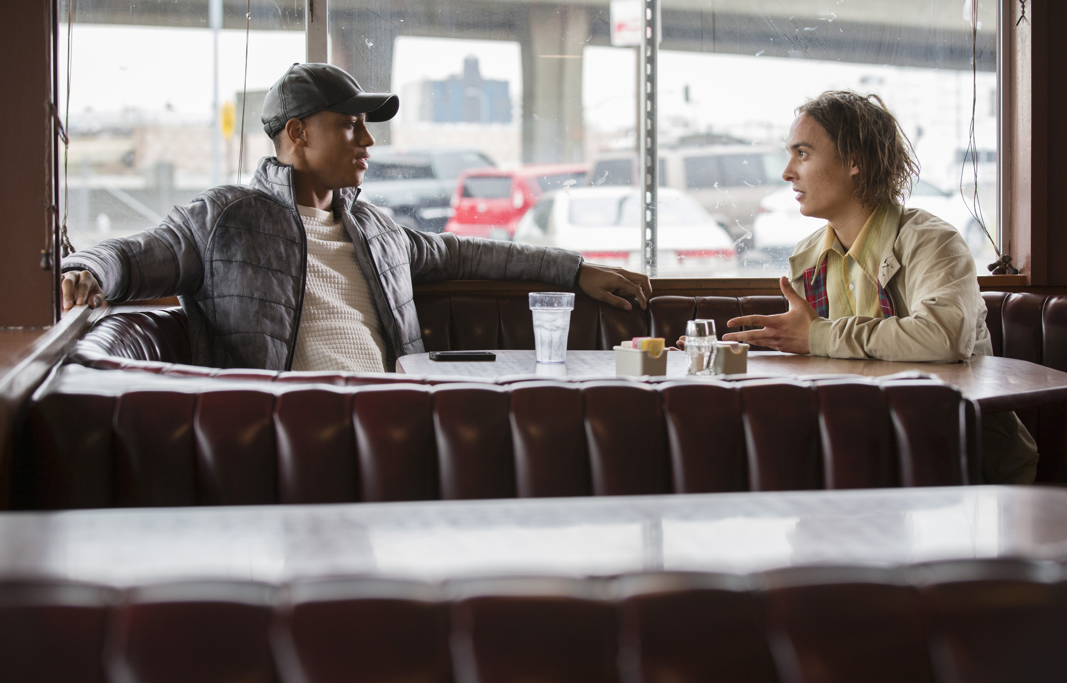 Still of Frank Dillane and Keith Powers in Fear the Walking Dead (2015)