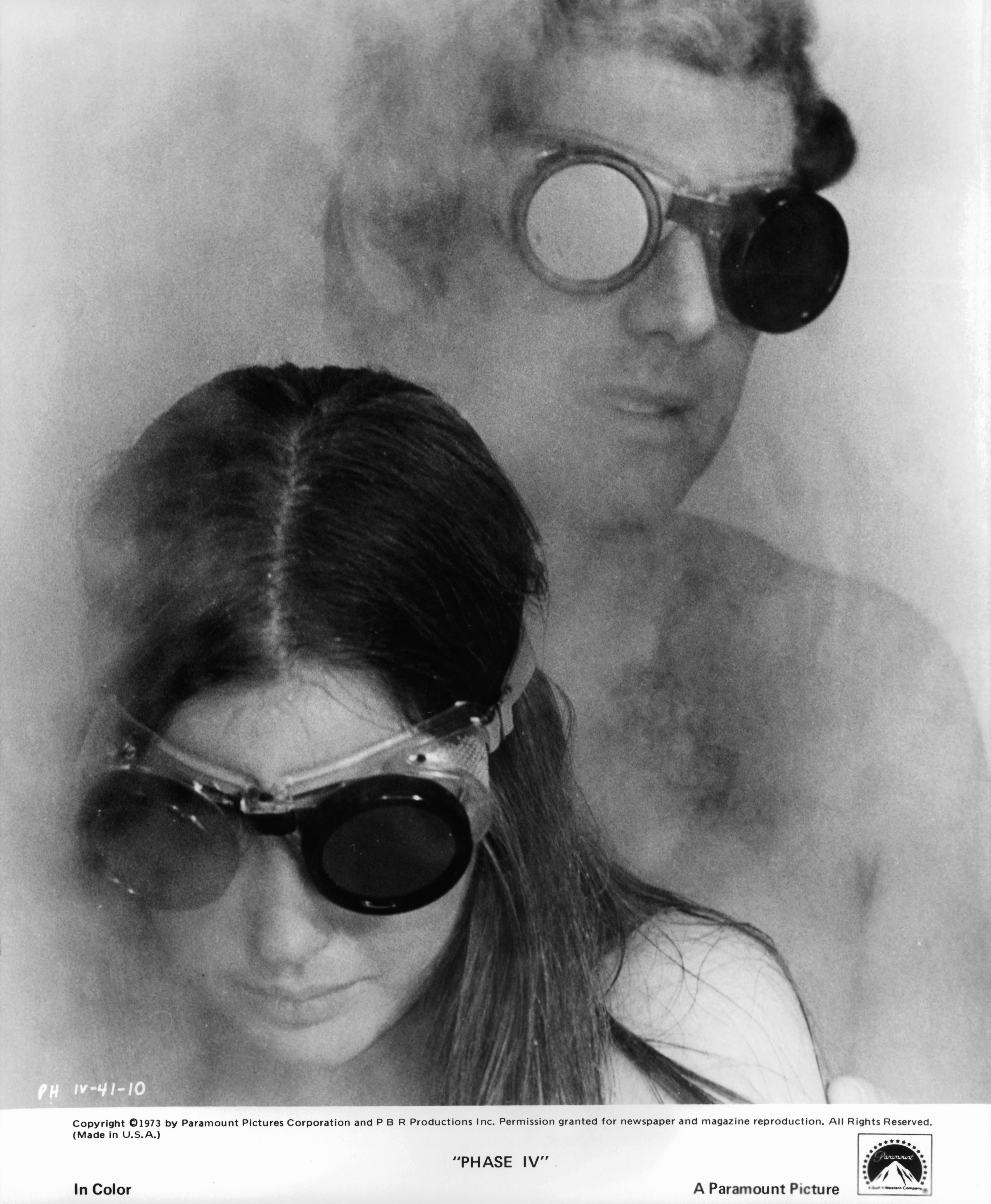 Still of Lynne Frederick and Michael Murphy in Phase IV (1974)