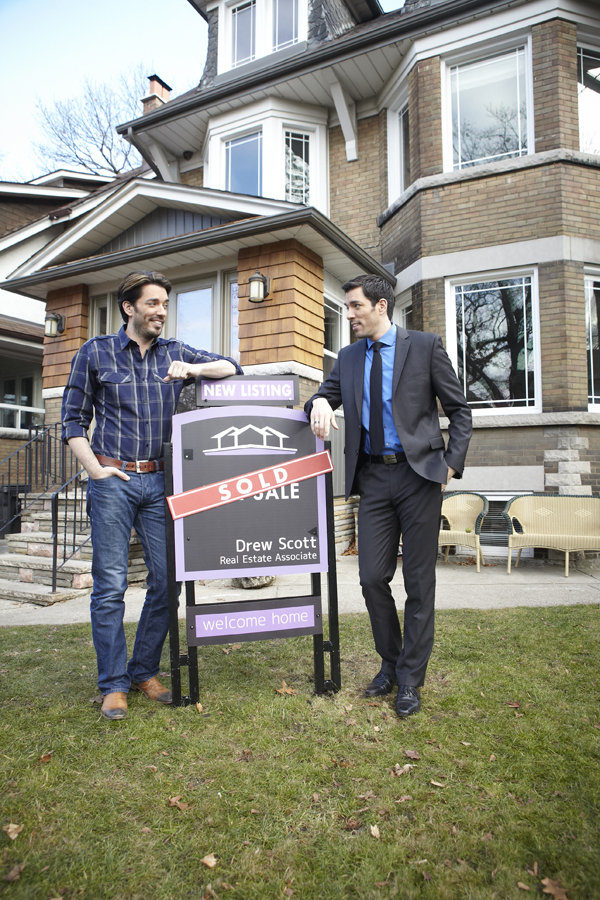 Drew Scott and Jonathan Silver Scott in Buying and Selling: John & Laurie (2013)