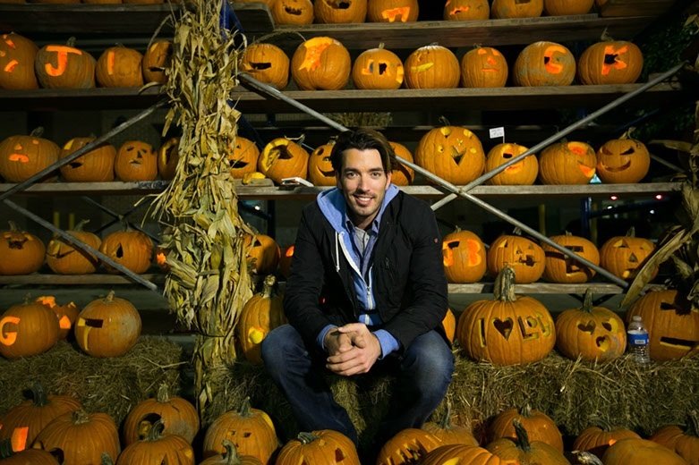 Production Still of Jonathan Silver Scott on the set of Pumpkin Wars