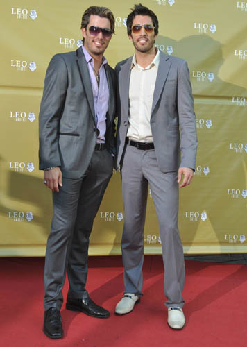 Jonathan Silver Scott and Drew Scott at the 2010 Leo Film & Television Awards.