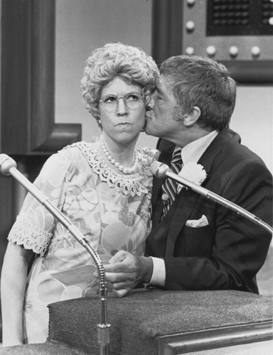 Vicki Lawrence, Richard Dawson, MAMA'S FAMILY, 1983, NBC, TV, I.V., FAMILY FEUD