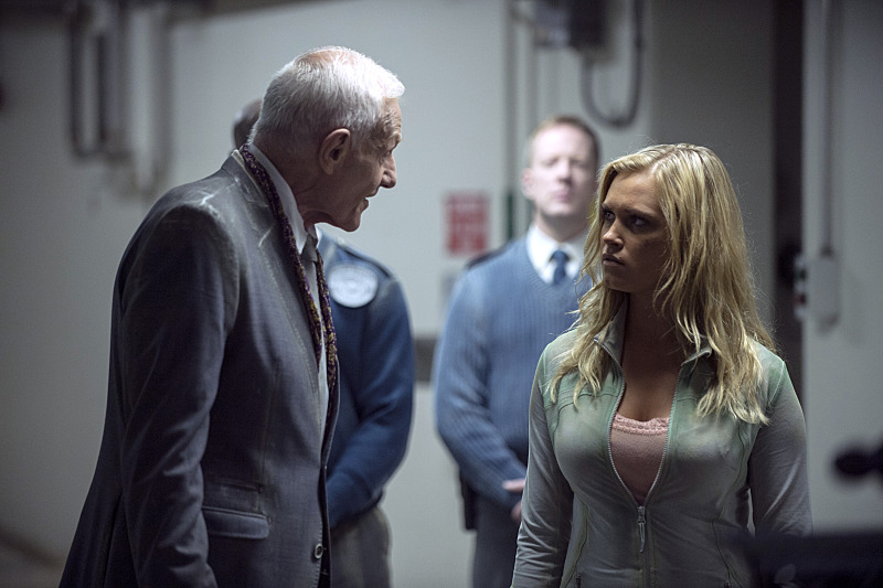 Still of Raymond J. Barry and Eliza Taylor in The 100 (2014)