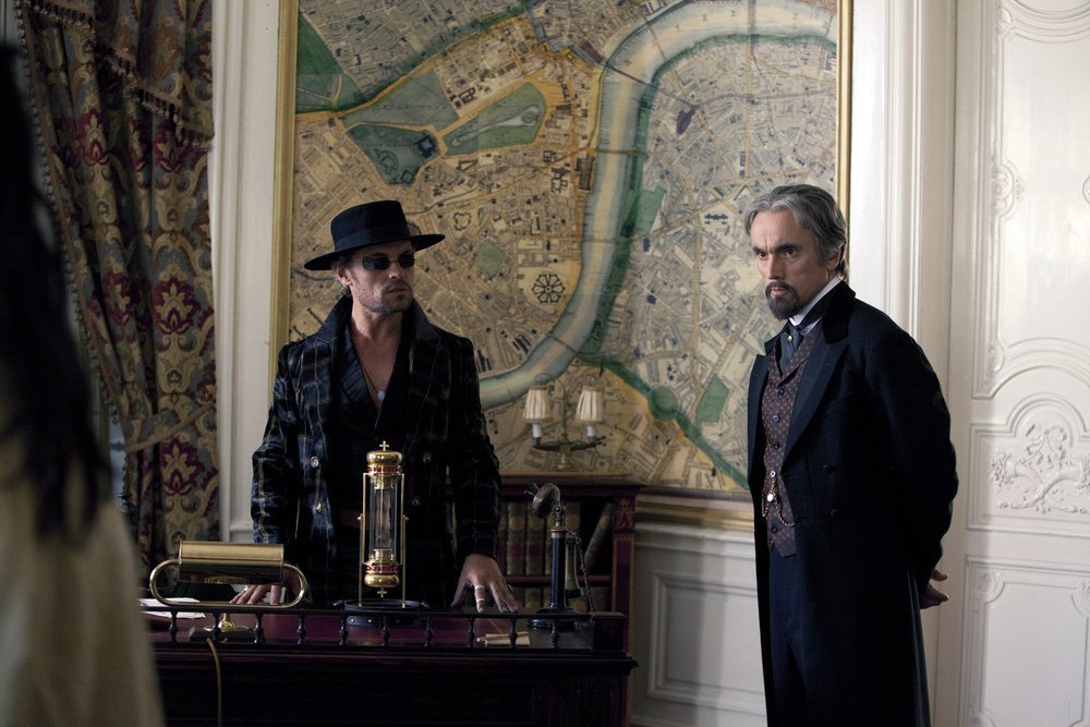 Still of Marcello Walton and Ben Miles in Dracula (2013)