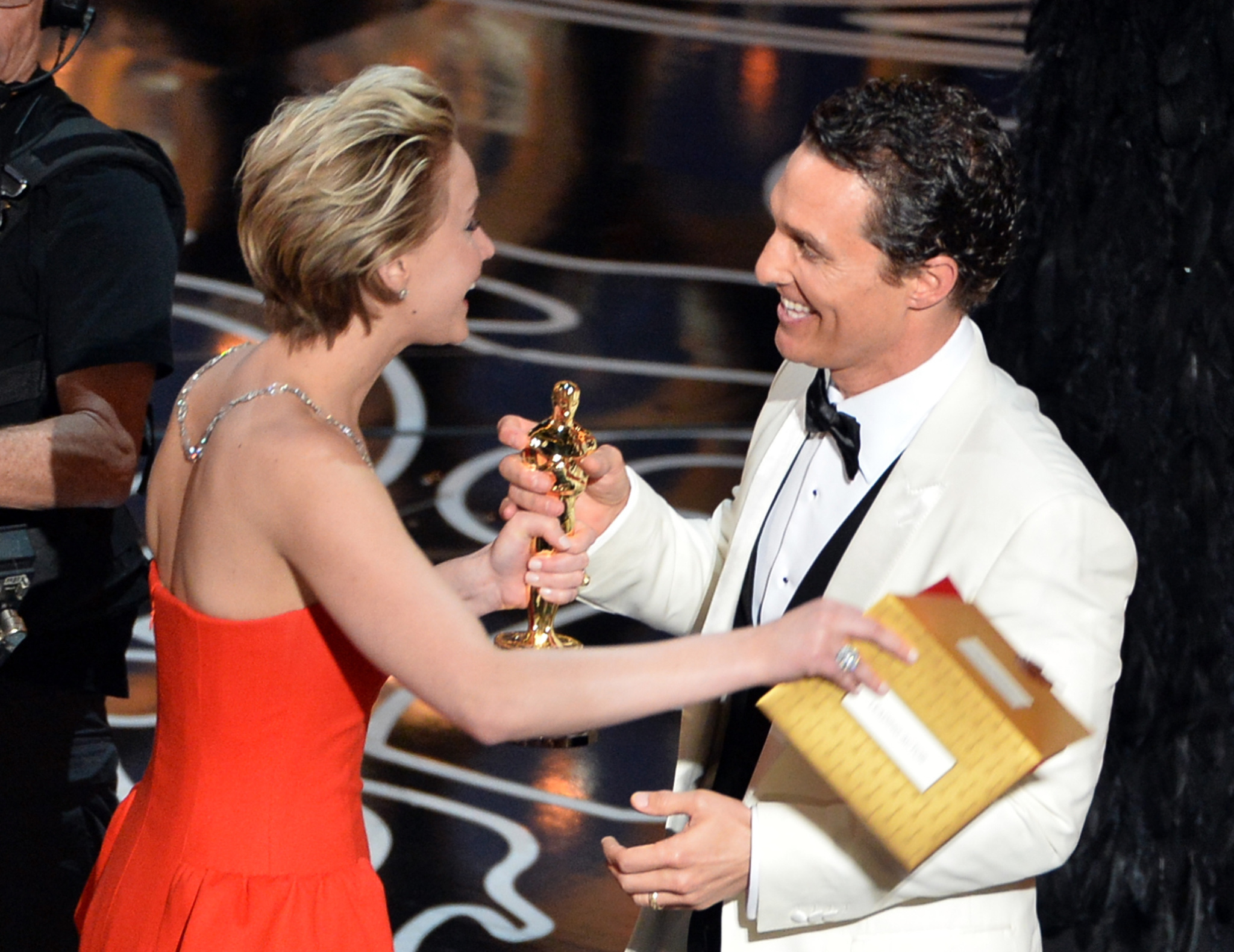 Matthew McConaughey and Jennifer Lawrence at event of The Oscars (2014)