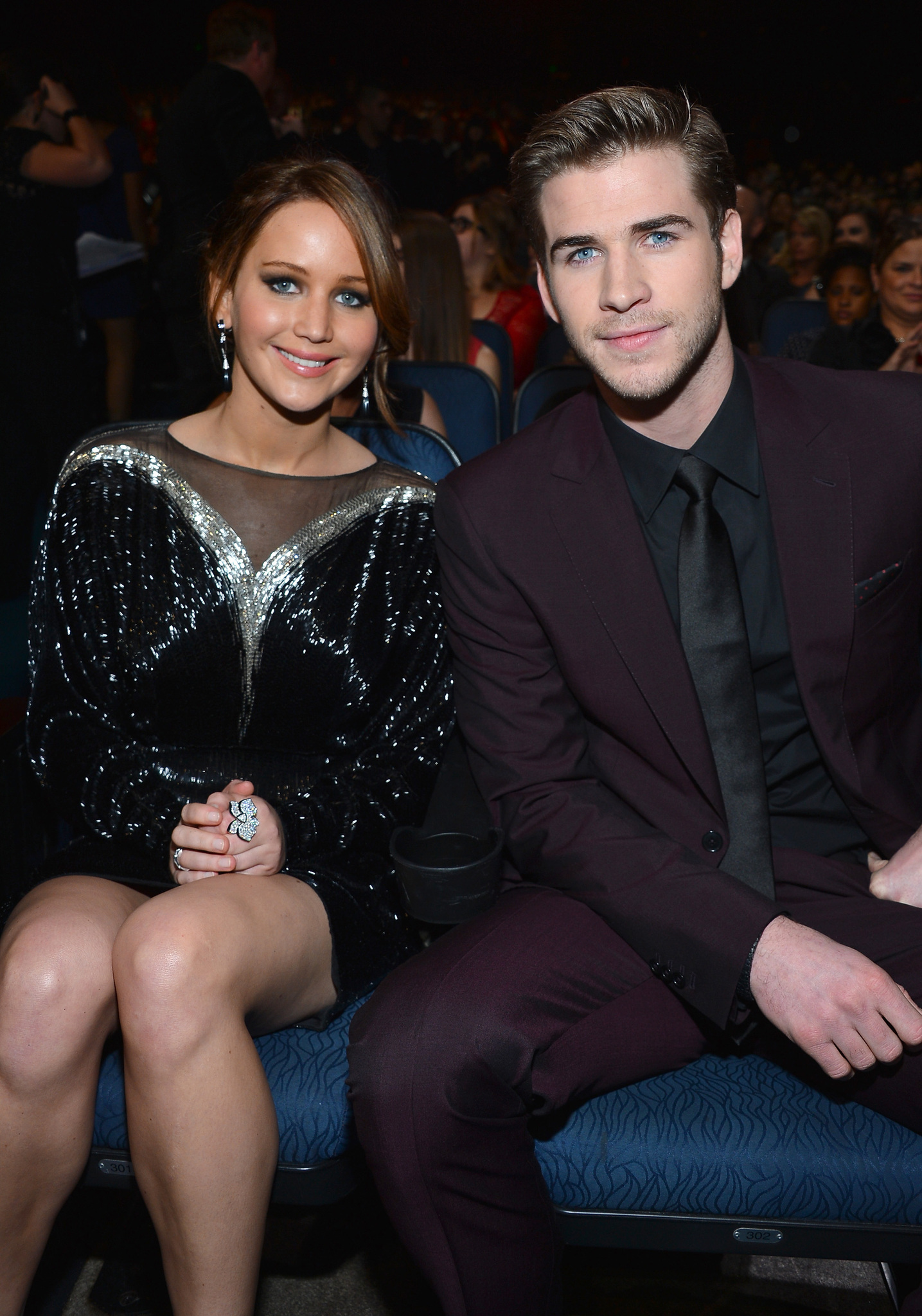 Jennifer Lawrence and Liam Hemsworth at event of The 39th Annual People's Choice Awards (2013)