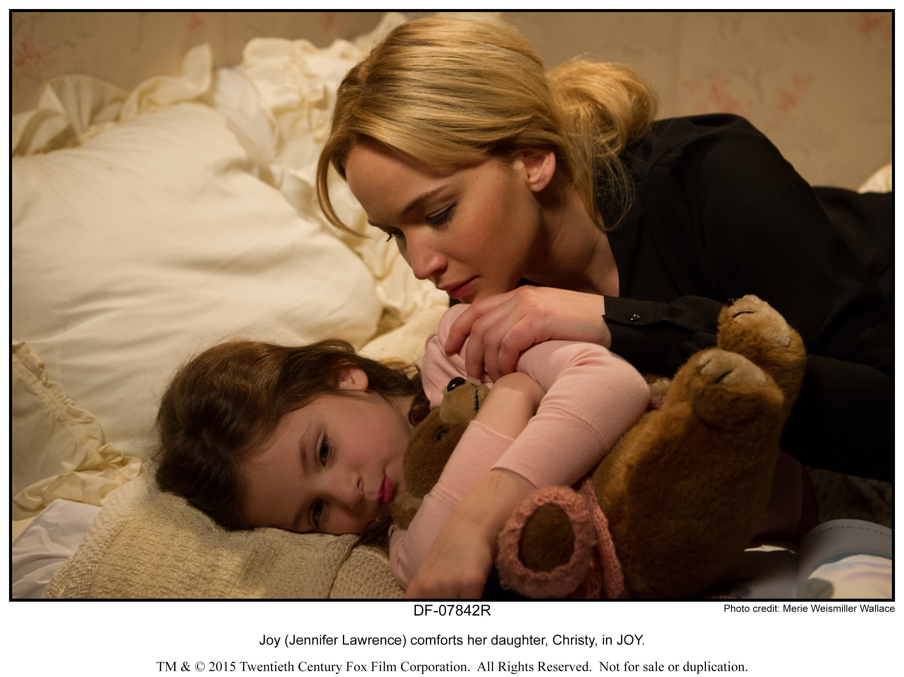 Still of Jennifer Lawrence in Joy (2015)