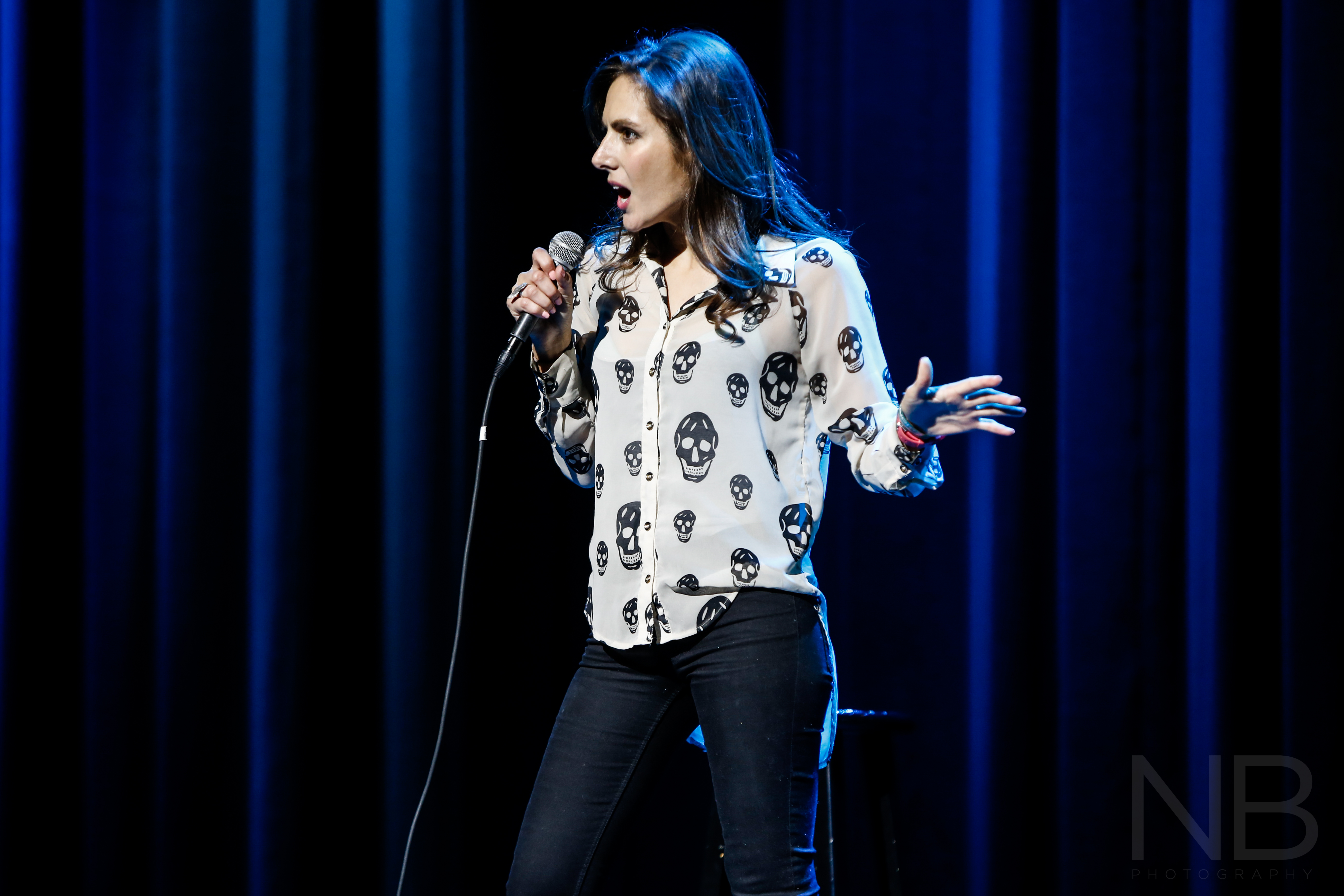 Kelly doing stand up at Club Nokia