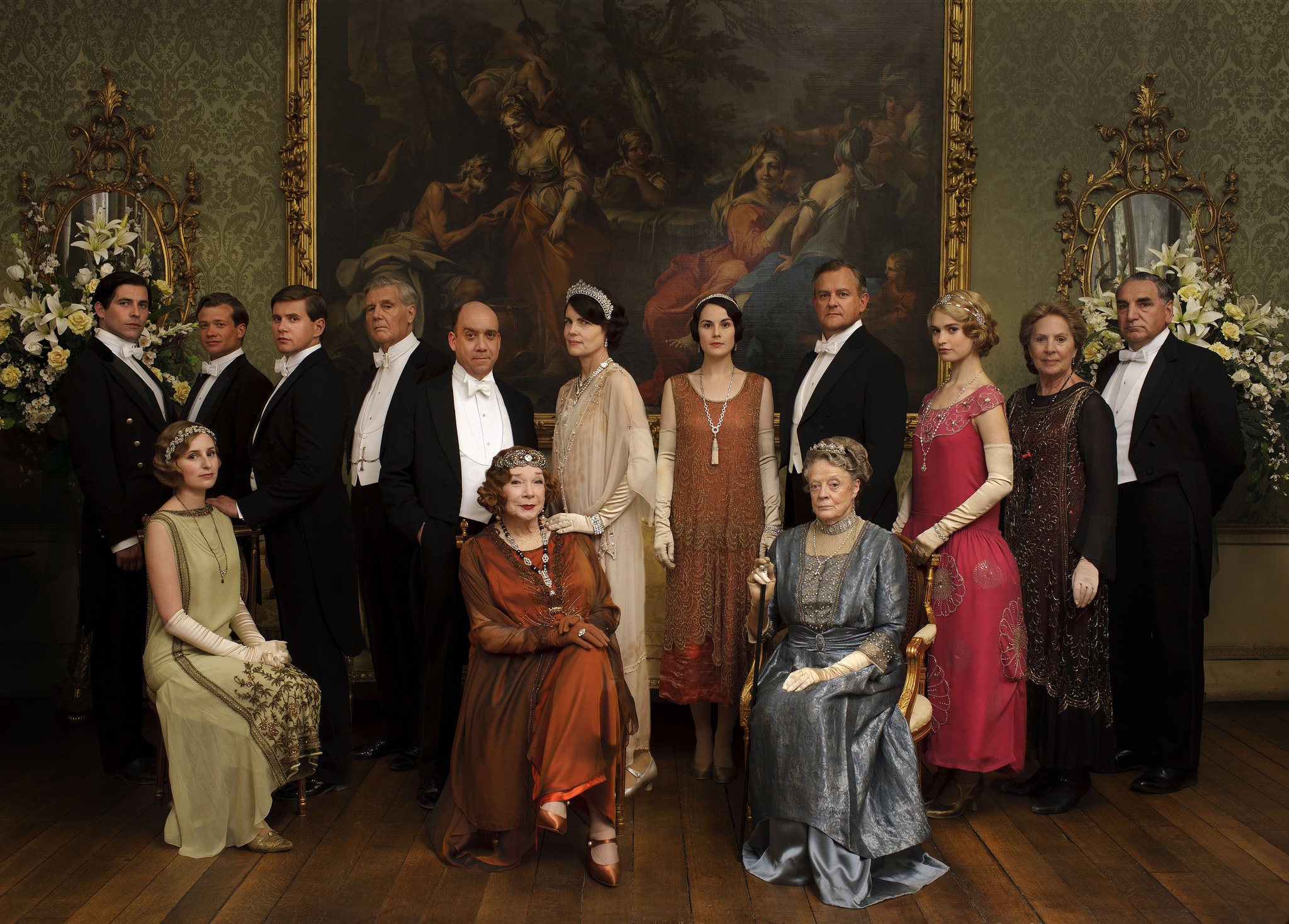 Still of Shirley MacLaine, Elizabeth McGovern, Maggie Smith, Hugh Bonneville, Jim Carter, Paul Giamatti, Penelope Wilton, Allen Leech, Rob James-Collier, Michelle Dockery, Ed Speleers, Laura Carmichael and Lily James in Downton Abbey (2010)