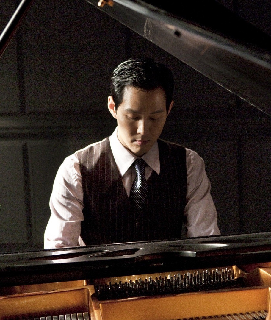 Still of Jung-jae Lee in Hanyo (2010)