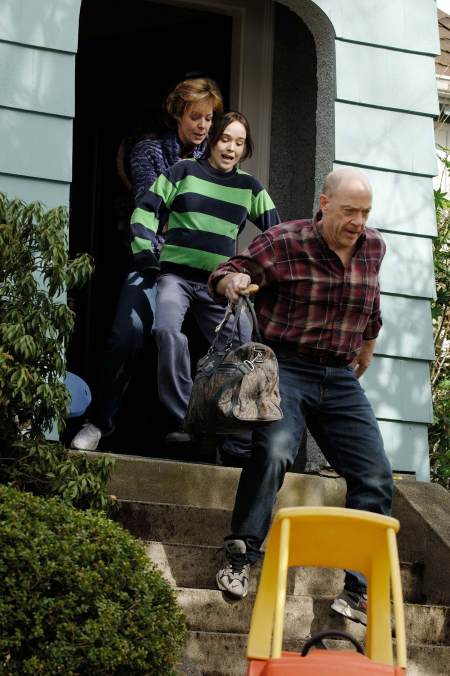 Still of Allison Janney, Ellen Page and J.K. Simmons in Juno (2007)