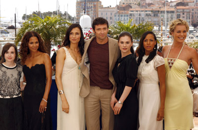 Famke Janssen, Halle Berry, Anna Paquin, Rebecca Romijn, Hugh Jackman, Ellen Page and Dania Ramirez at event of Iksmenai. Zutbutinis musis (2006)