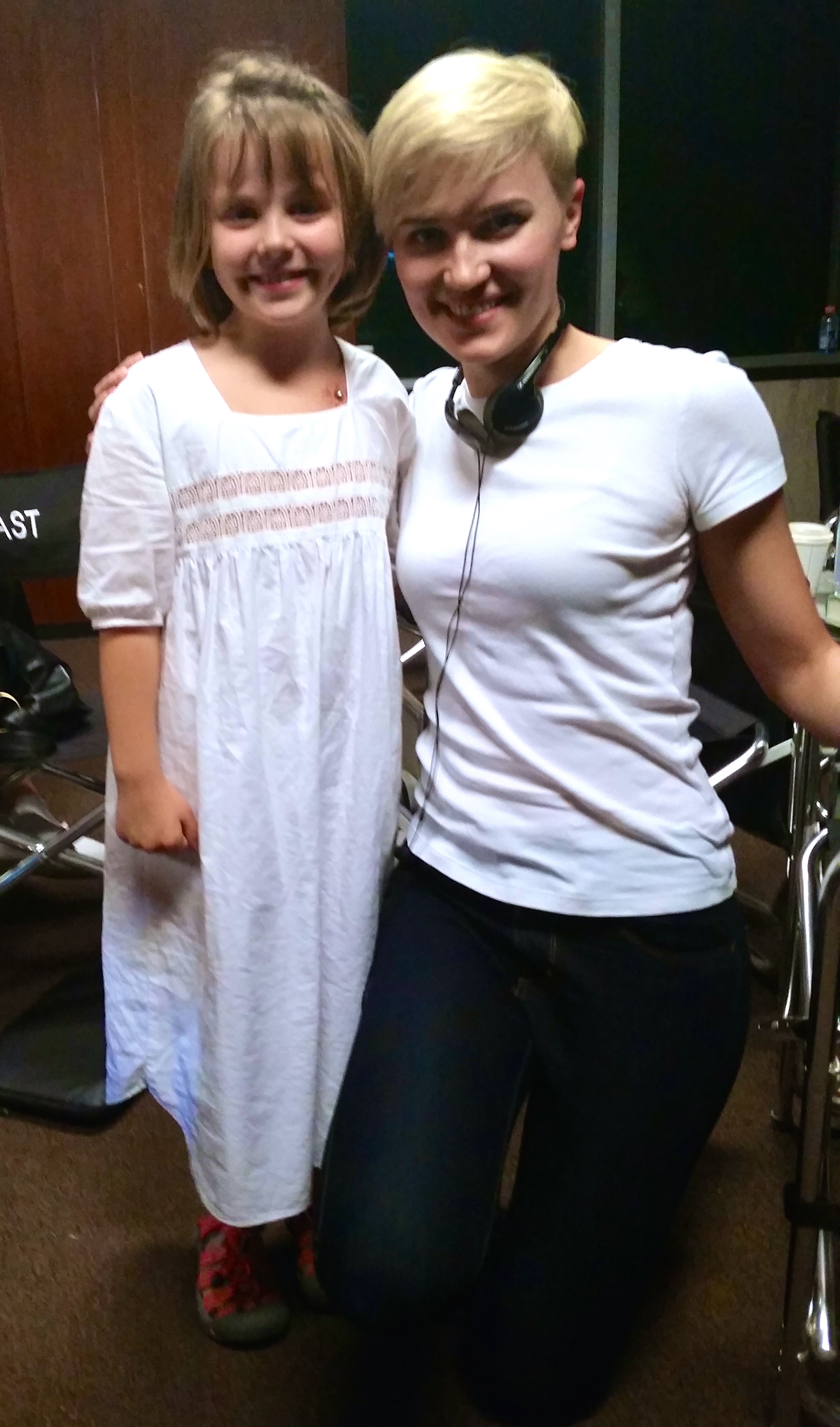 Callie McClincy and Insurgent author, Veronica Roth on set