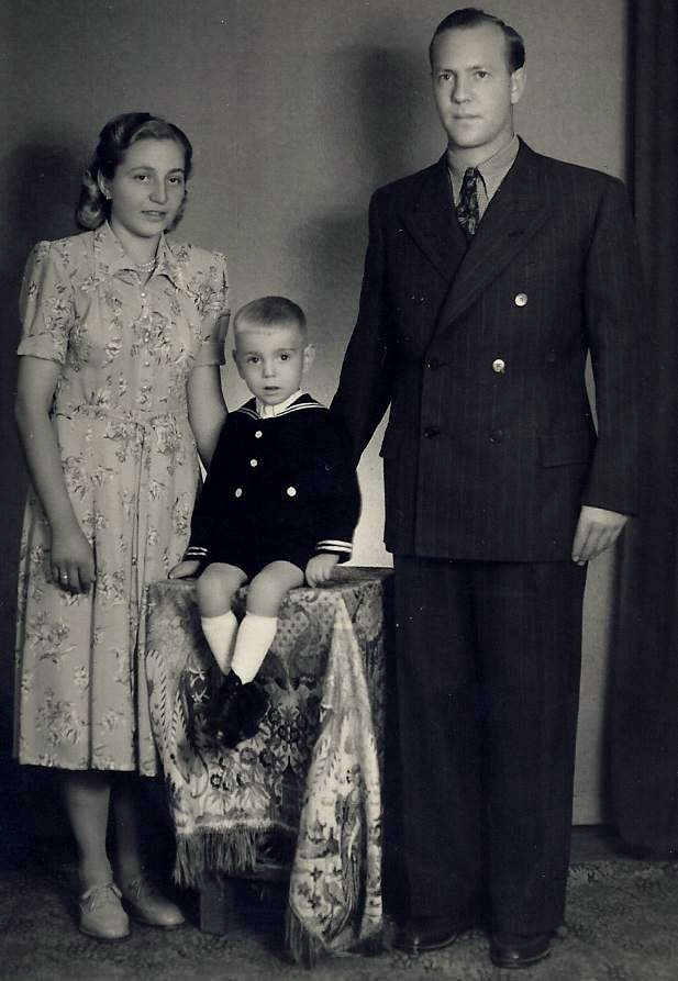 With parents Eva and Stefan Reinsprecht - Trofach, Austria 1950