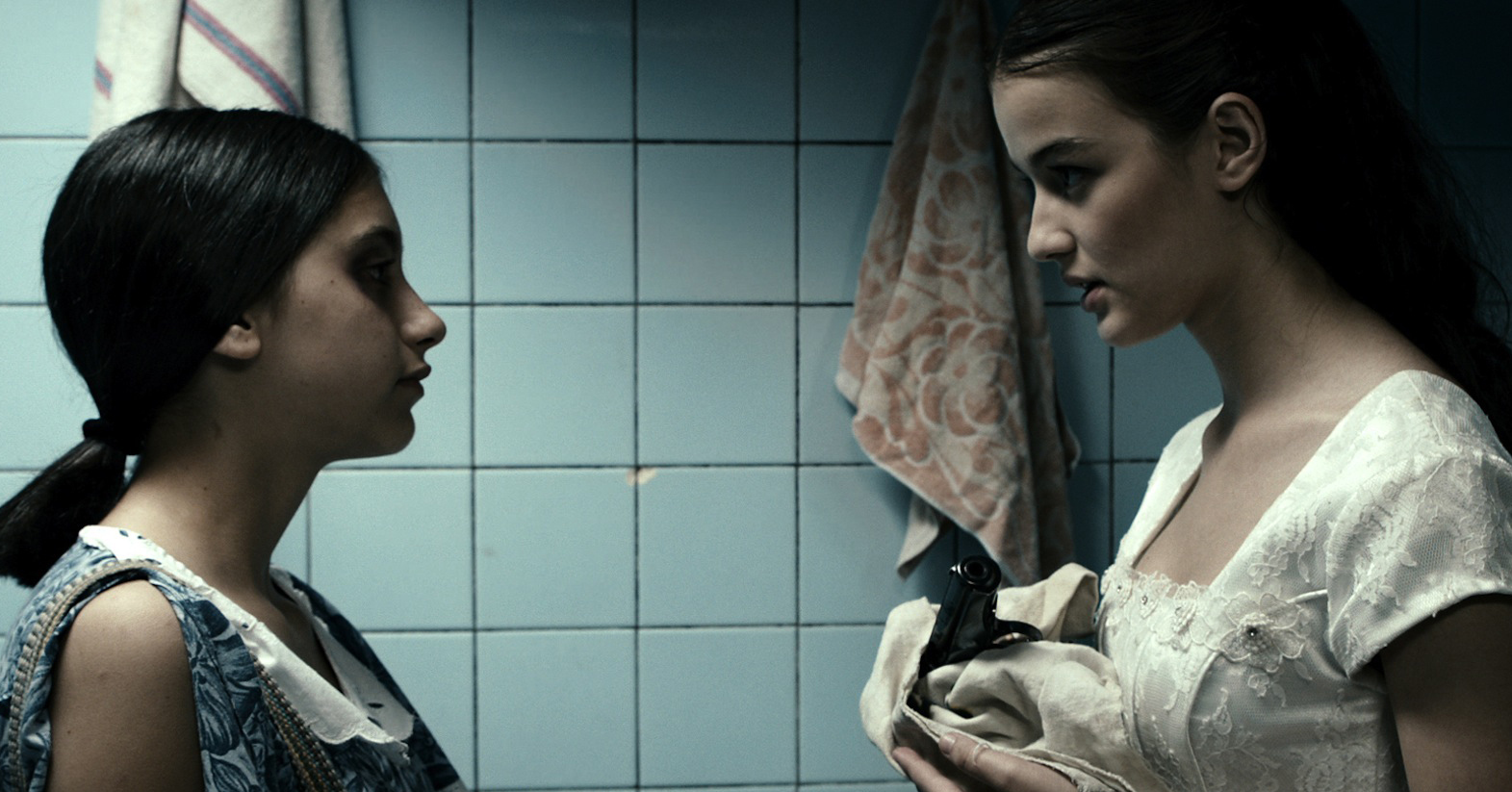 Still of Mariam Bokeria and Lika Babluani in Grzeli nateli dgeebi (2013)