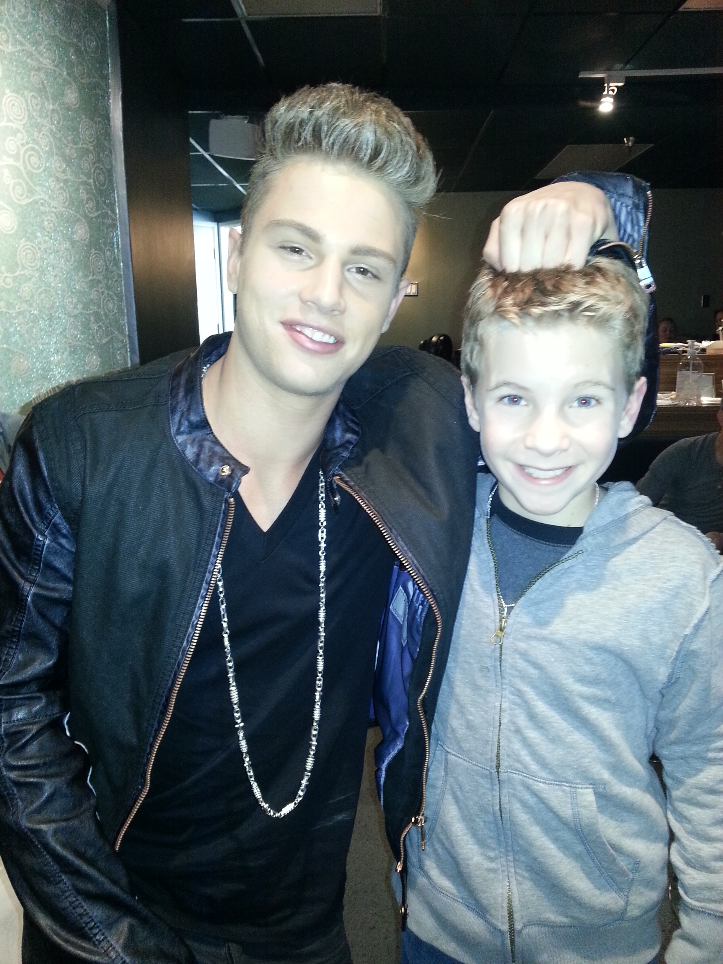 Justin Ellings with Austin Fryberger on a break from filming Sam and Cat.