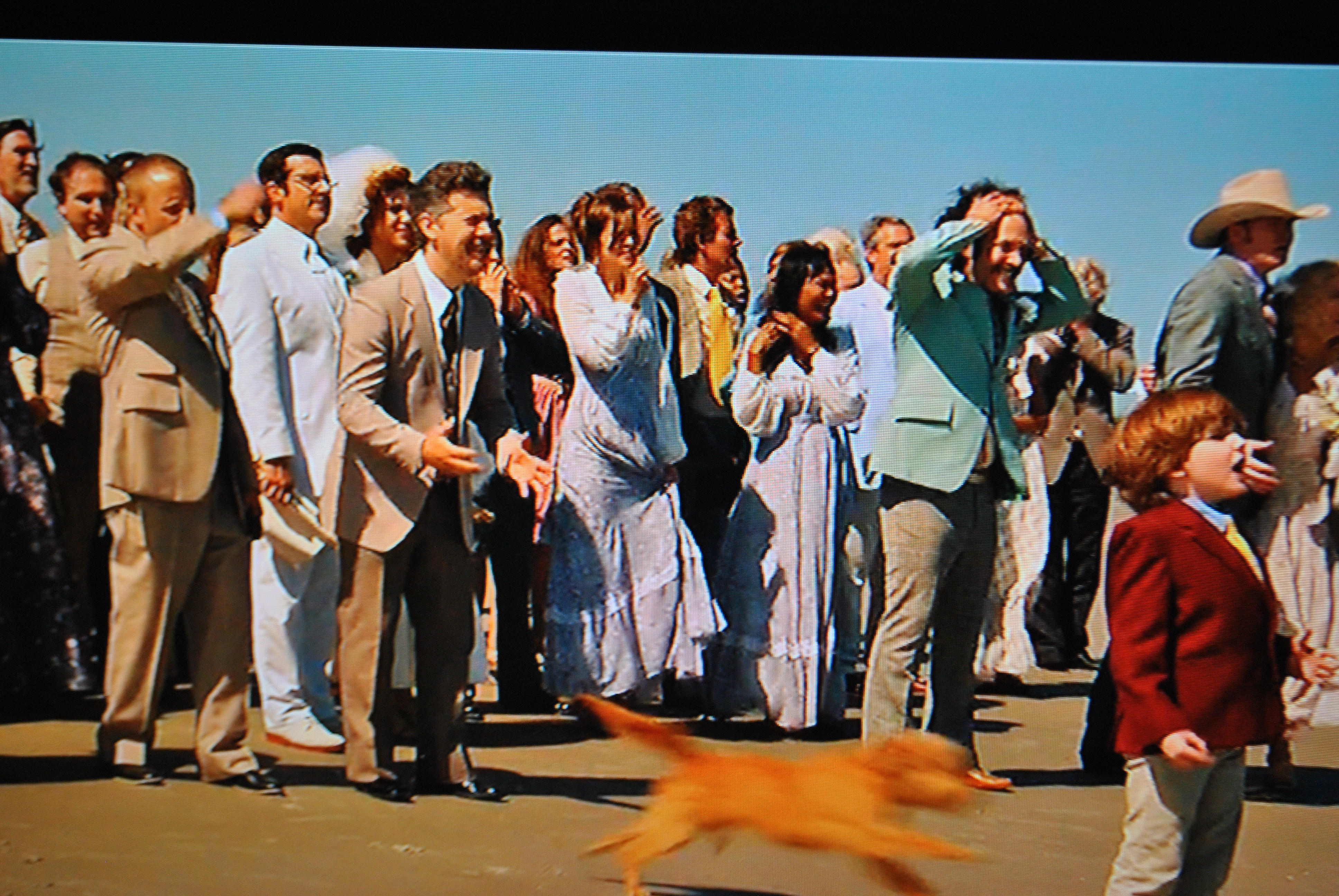 anchorman 2 the legend continues extra beach wedding scene - middle of screen I'm in the yellow tie