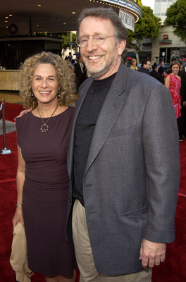 Phil Alden Robinson and Carole King at event of The Sum of All Fears (2002)
