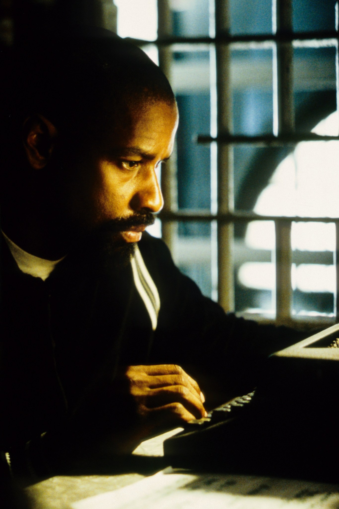 Still of Denzel Washington in The Hurricane (1999)