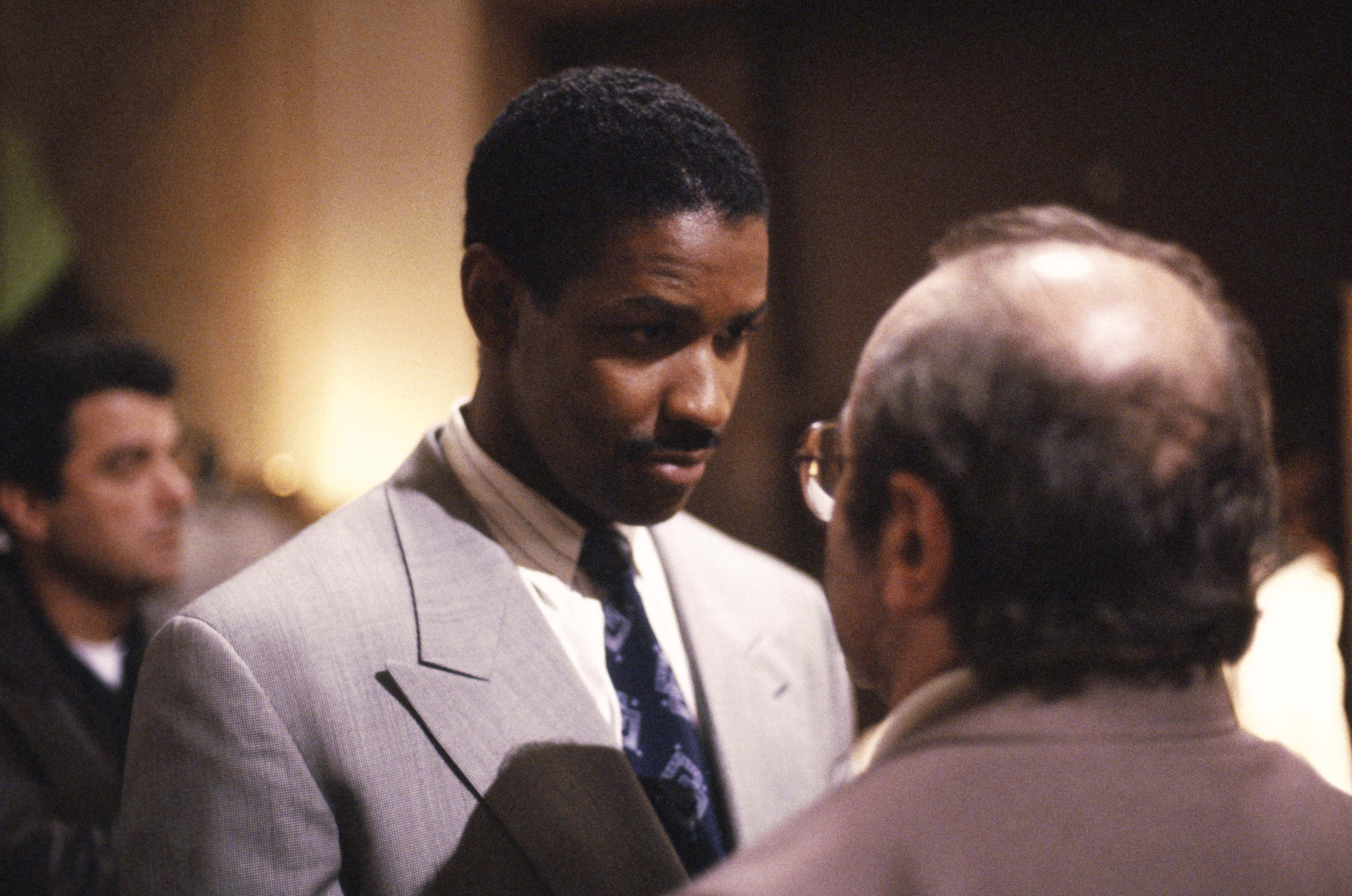 Still of Denzel Washington and Bob Hoskins in Heart Condition (1990)