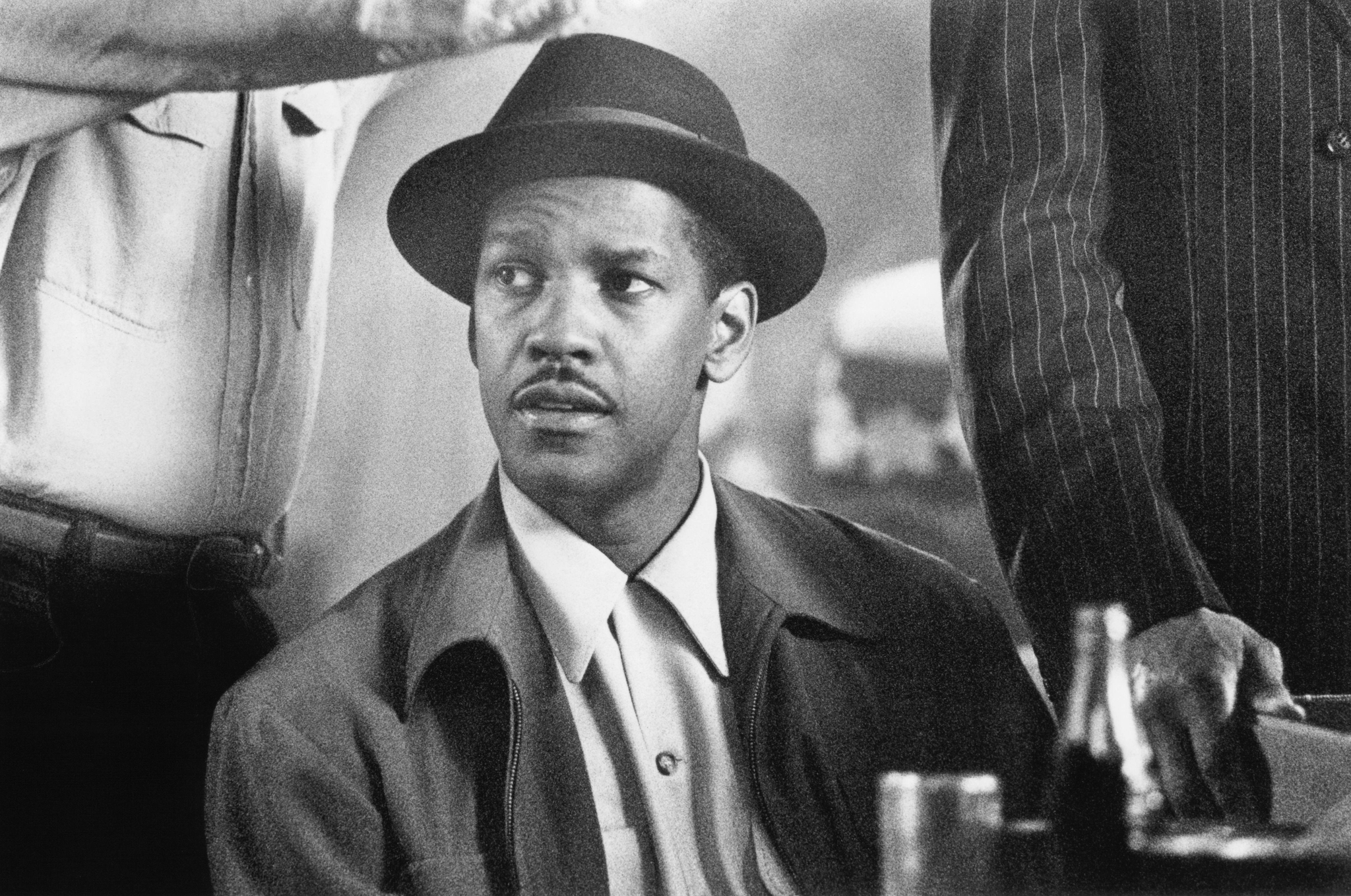 Still of Denzel Washington in Devil in a Blue Dress (1995)