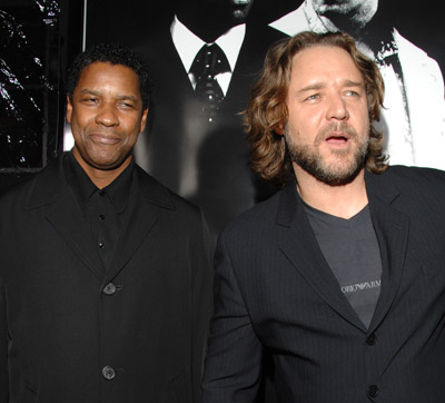 Russell Crowe and Denzel Washington at event of American Gangster (2007)