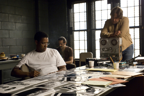 Still of Russell Crowe and Denzel Washington in American Gangster (2007)