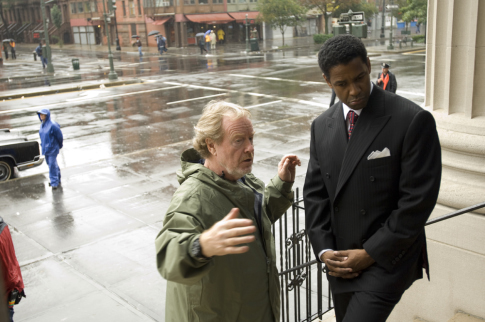 Denzel Washington and Ridley Scott in American Gangster (2007)