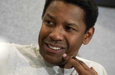 Denzel Washington at event of Isbandymu diena (2001)