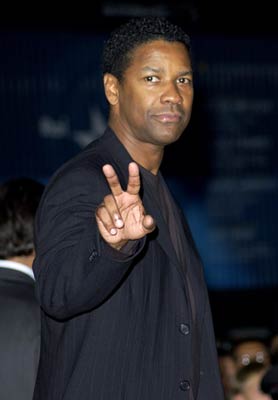 Denzel Washington at event of Isbandymu diena (2001)