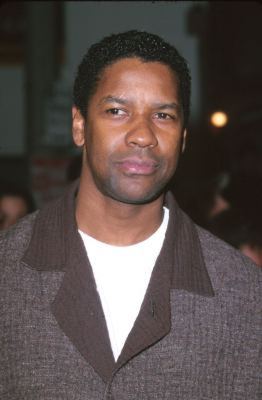 Denzel Washington at event of Erin Brockovich (2000)