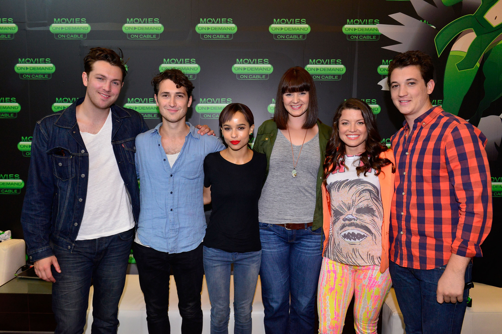 Christian Madsen, Miles Teller, Ben Lloyd-Hughes, Zoë Kravitz, Camille Ford and Amy Newbold at event of Divergente (2014)