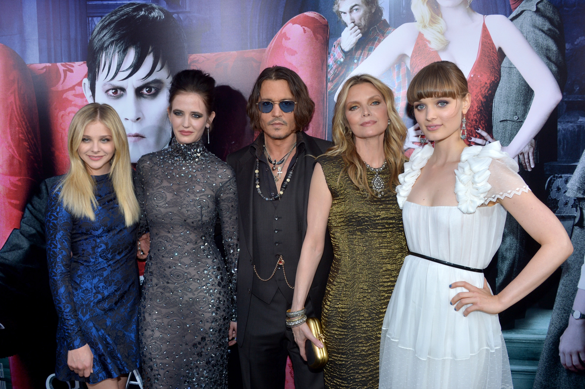 Johnny Depp, Michelle Pfeiffer, Eva Green, Chloë Grace Moretz and Bella Heathcote at event of Nakties seseliai (2012)