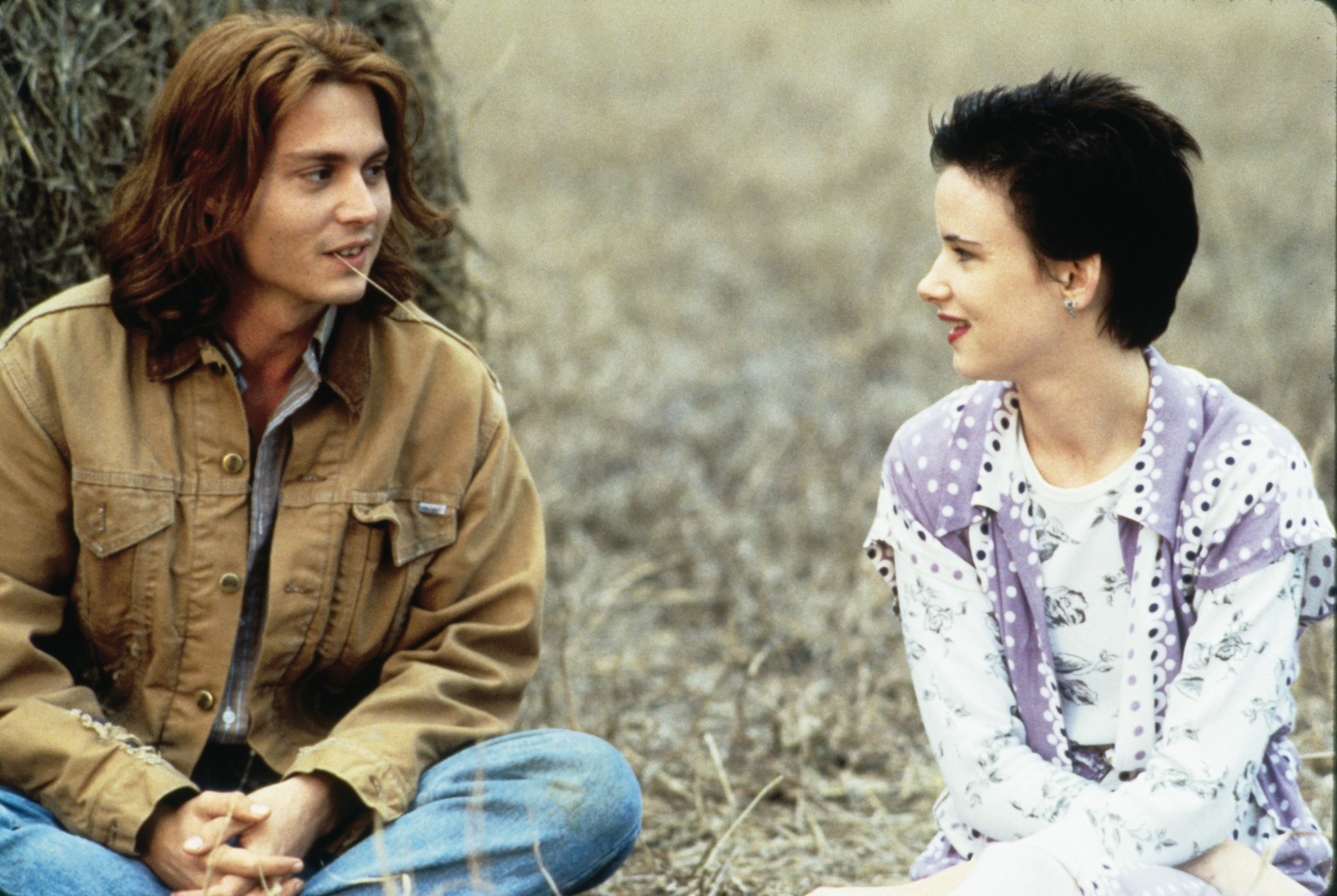 Still of Johnny Depp and Juliette Lewis in What's Eating Gilbert Grape (1993)