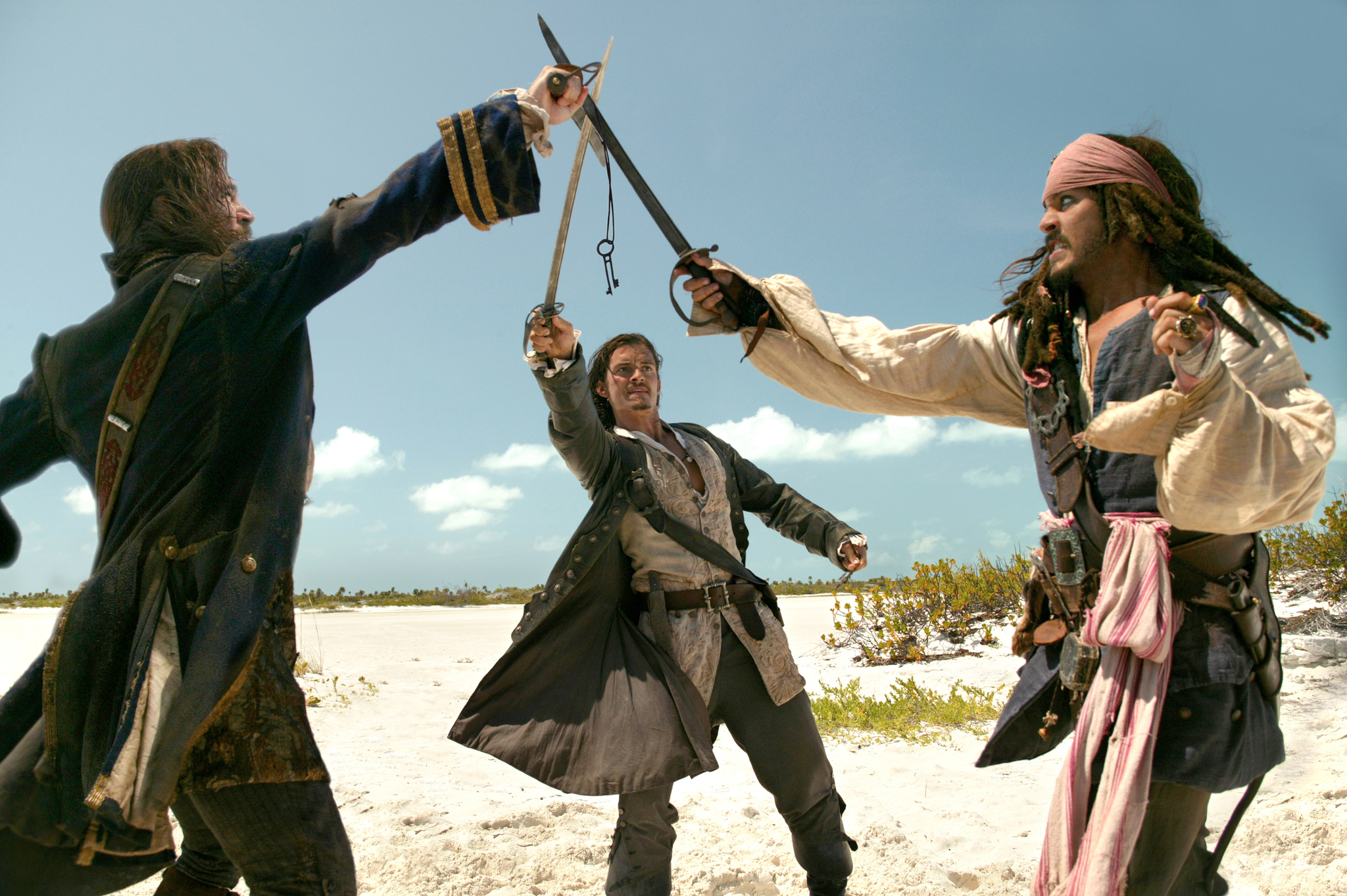 Still of Johnny Depp, Orlando Bloom and Jack Davenport in Karibu piratai: numirelio skrynia (2006)